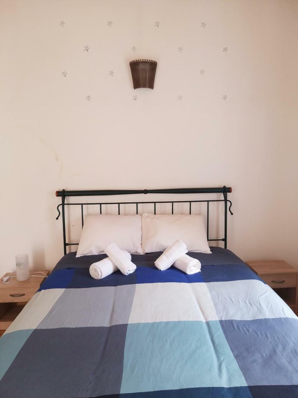 Orange3 Hostal *